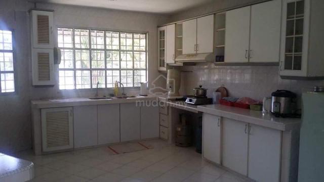 Full Furnished house Bercham Ipoh 5