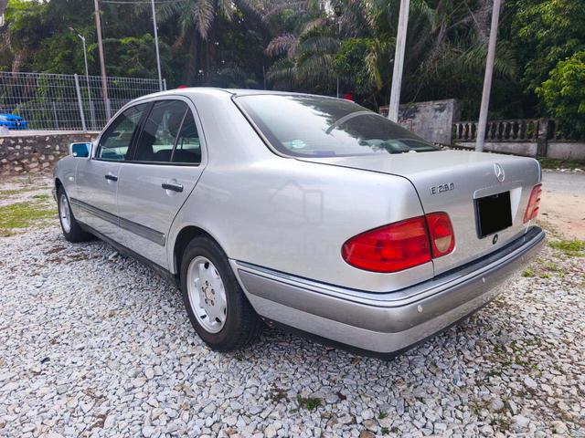 1996 Mercedes Benz E-CLASS 2.3 230 ELEGANCE (CBU) - 5