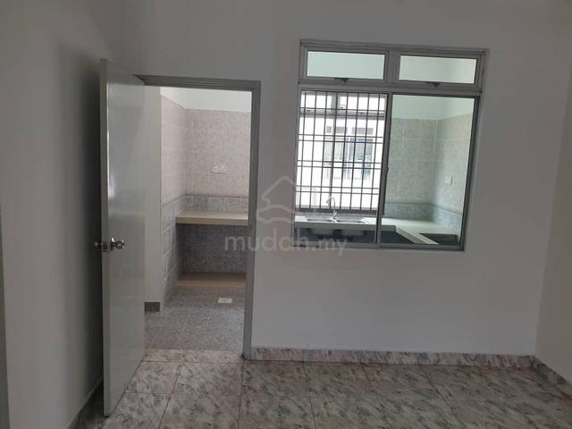 3 Storey Terrace House For Sale @ Kulai Taman Gunung Pulai 1