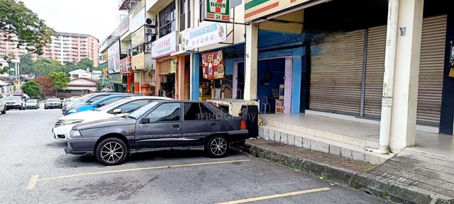 Ground Floor (1760sqft) Main Road Kg Baru Seri Kembangan for rent 1
