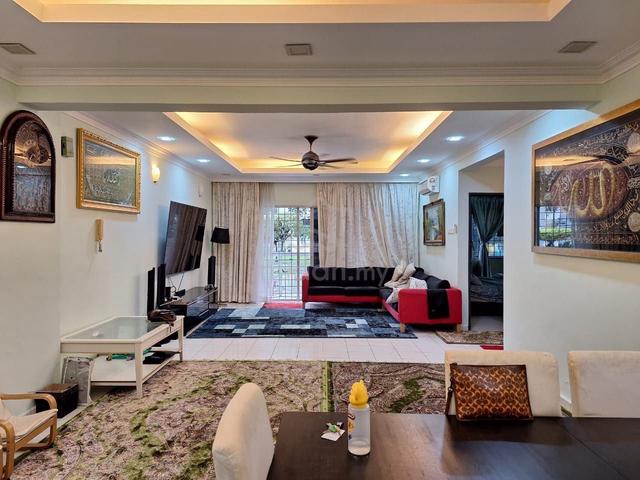 Tiara Kelana 1