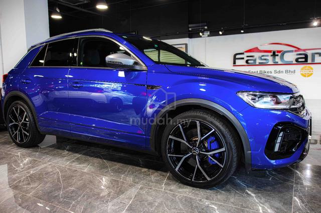 2023 Volkswagen T-Roc R with Panaromic Roof 300hp - 5