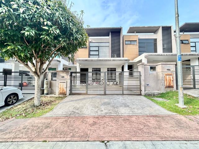 CHEAPEST Double Storey Superlink Akasia Cahaya Alam U12 Shah Alam 1