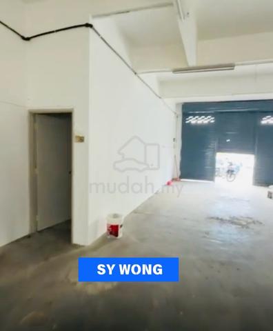 【Facing Main road】Ground Floor shop @ Taman Perwira 1