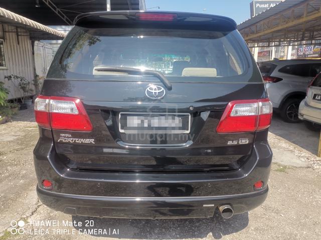 2010 Toyota FORTUNER 2.5 G TRD SPORTIVO FACELIFT - 5