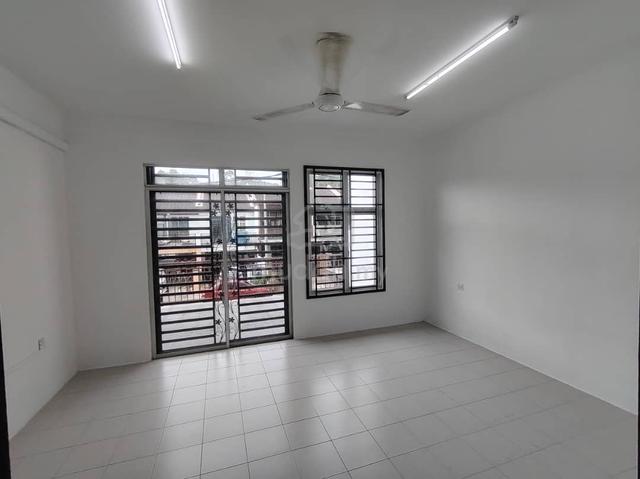 2 Storey House For Rent Taman Scientex 1