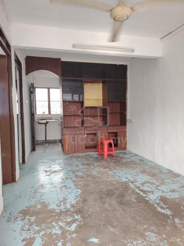 Flat Taman Ungku Tun Aminah 1