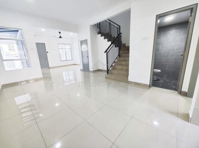 Ayera Residence 2 Storey House for RENT Tropicana Permas megah ria 1