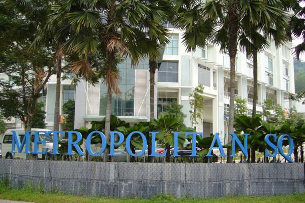 Metropolitan Square 1