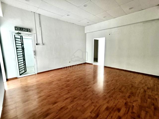 Austin Perdana @ Mount Austin 3 Storey Shop (2nd Floor) Corner Unit 1