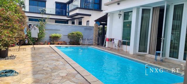 For sale Bandar parkland 2 sty bungalow for sale with swimming pool 1