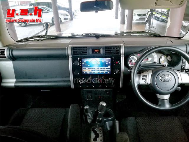 2014 Toyota FJ 4.0 CRUISER (A) - 4
