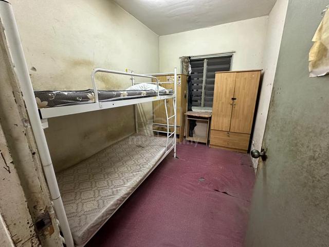 Bilik - Flat PKNS Seksyen 7 Shah Alam 1