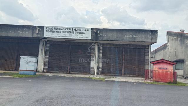 Single Storey factory/warehouse (20x80sqft) Puchong Utama for rent 1