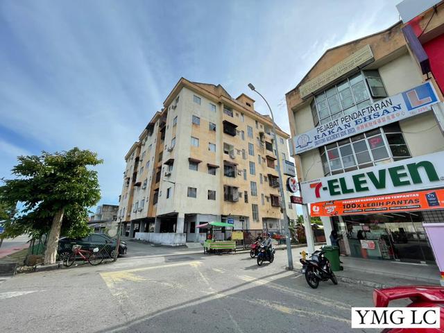 Apartment Rantau Panjang 1