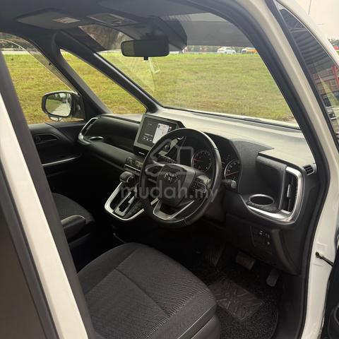 2022 Toyota VOXY 2.0 S-G (A) - 5