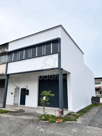 [Well maintained] End lot small factory in Bukit Beruntung 1