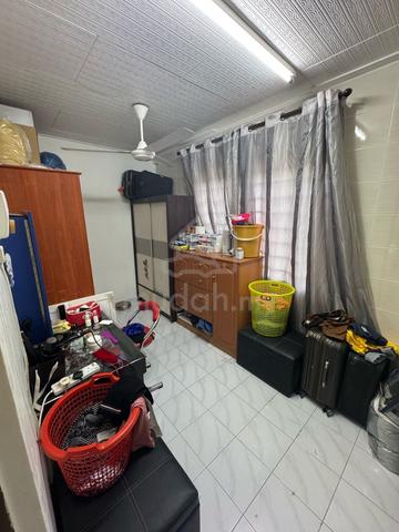 Full loan Tmn sri pulai jln pakis 1sty low cost corner cash bck cheap‼ 3