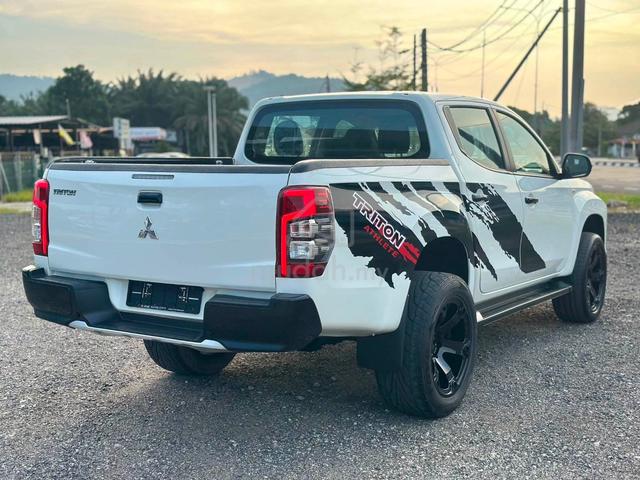 2022 Mitsubishi TRITON 2.4 PHANTOM PLUS EDITION - 4