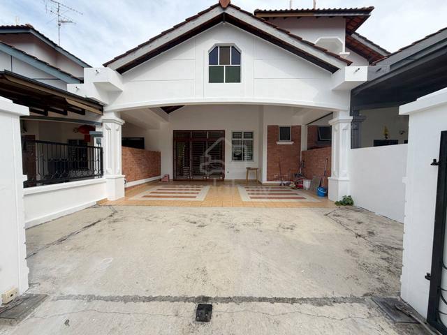 Pelangi Indah Jalan Ayu 1.5 Storey Terrace House 1