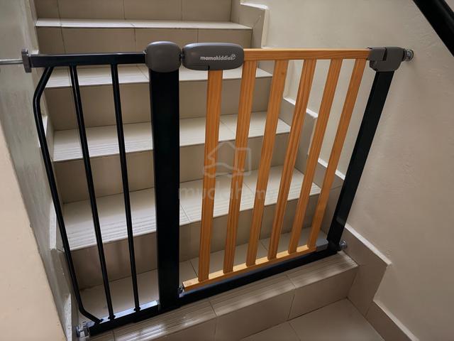 Child Gate for Stairs - photo 2 of 3