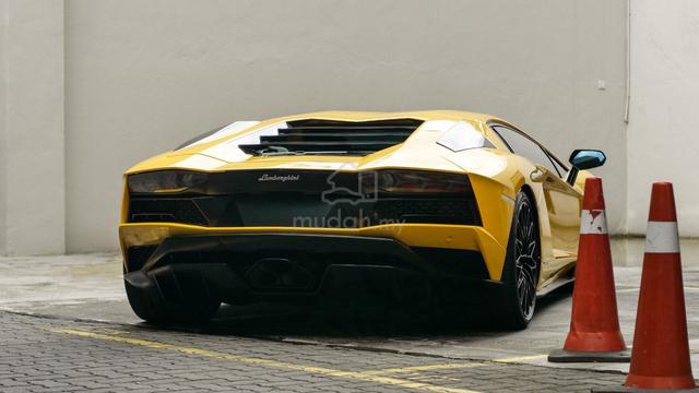 2017 Lamborghini AVENTADOR 6.5 S (A) - 2