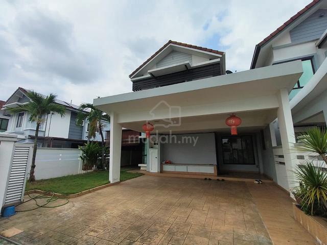 Double storey house End lot with garden for sale fully renovated 1