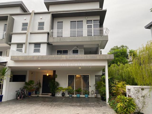 Semi-D house for Sale by Owner in Lakeview East Cyberjaya 1