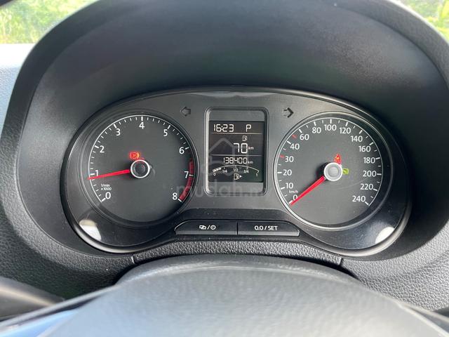 2017 Volkswagen VENTO 1.6(A)full loan or cash - 3