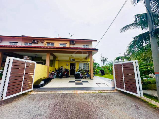 CORNER LOT Double Storey Terrace Taman Idaman Murni Sepang 1