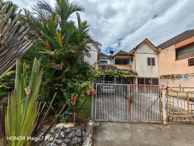 Double Storey House Corner Lot Jalan Kesum Seksyen 24 Shah Alam 1