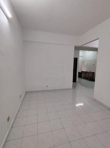 Flat in Taman Meranti 1
