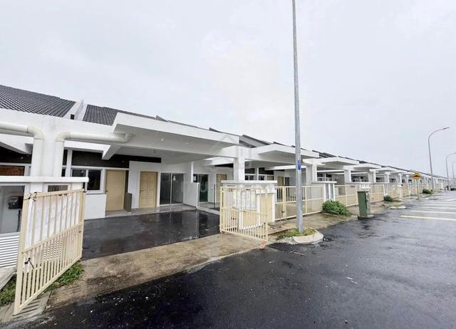 [❌ Tak perlu Sewa Lagi‼️] 🏡 Rumah 3r2b Bulanan RM1,050 shj📍Dengkil 1