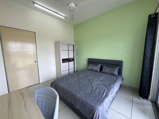 Newly Refurbished BALCONY room (M1)|OUG Parklane 1
