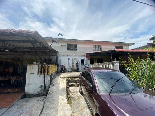 Booking RM1000 Renovated Teres 2 Tingkat Pelabuhan Klang 1