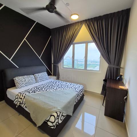 Cozy Clean Master room for FEMALE at Sepang near KLIA/KLIA2 ✈️ 1