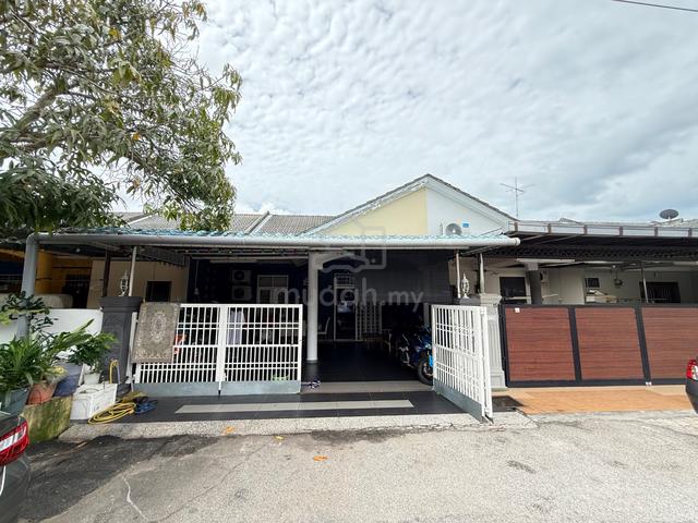 [Partly Furnished Renovated] Hot Area Taman Cheng Ria 1