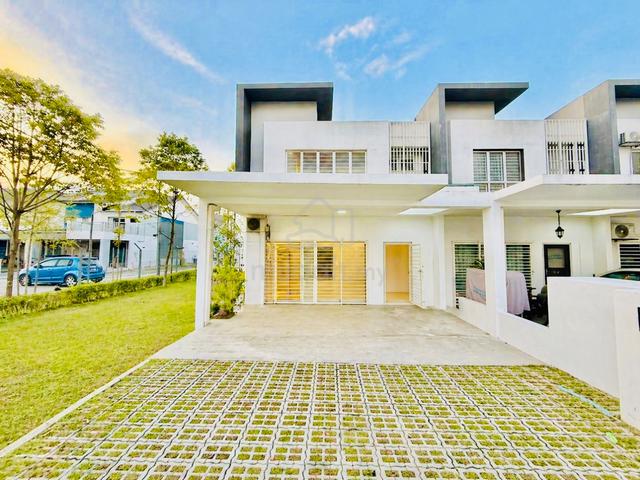 CORNER LOT + MODERN ! 2 Storey Casa Green Cybersouth 1