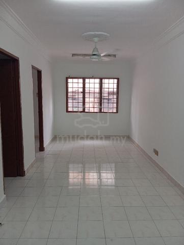 Suria Apartment @ Damansara Damai 1