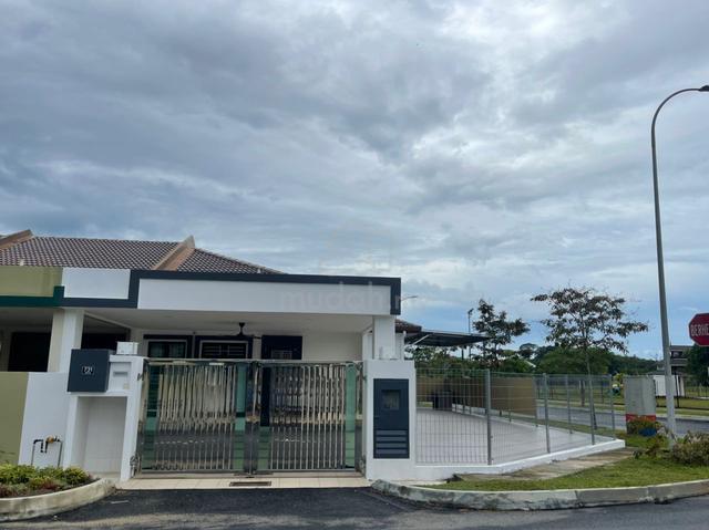 Lukut Taman Bayu Indera Single Storey House for Rent (Corner Lot) 1