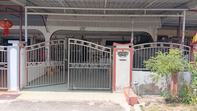 House for sale Dengkil. 1