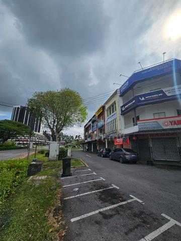 Batu Lintang 3 Storey Shoplot (Corner Unit) Facing main road for Sale 1