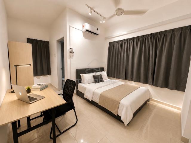 Master Room + Bathroom at Suria Rafflesia Apartment, Setia Alam 1