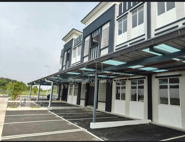 TOPAZ TOWNHOUSE BANDAR PUTERA 2 1