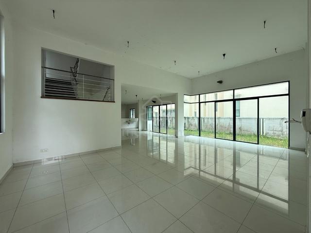 3 Storey Bungalow @ Villa 33 House 1