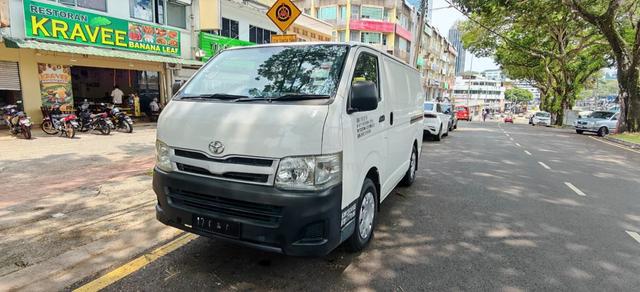 2013 Toyota HIACE 2.5 KDH200R FACELIFT (M) - 1