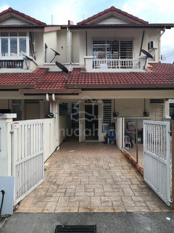 (KEMASUKAN SEGERA) Bayu Parkville Townhouse, Seri Kembangan 1