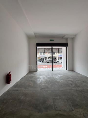 Sunway Dora Groud Floor Retails Shoplots 800SF Brand New ** 2-Carpark 1