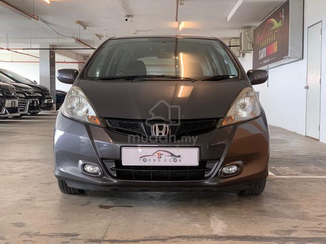 Honda JAZZ 1.5 V (A) FULL LOAN KAWTIM/ 5YR WARRATY - 3