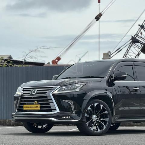 2017 Lexus LX570 5.7 (A) - 2